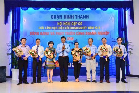 HỘI NGHỊ GẶP GỠ GIỮA LÃNH ĐẠO QUẬN VỚI DOANH NGHIỆP NĂM 2018